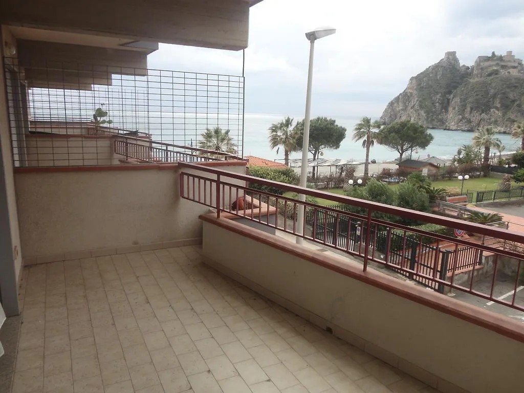 Baltimora Palace Apartment Sant'Alessio Siculo Italy