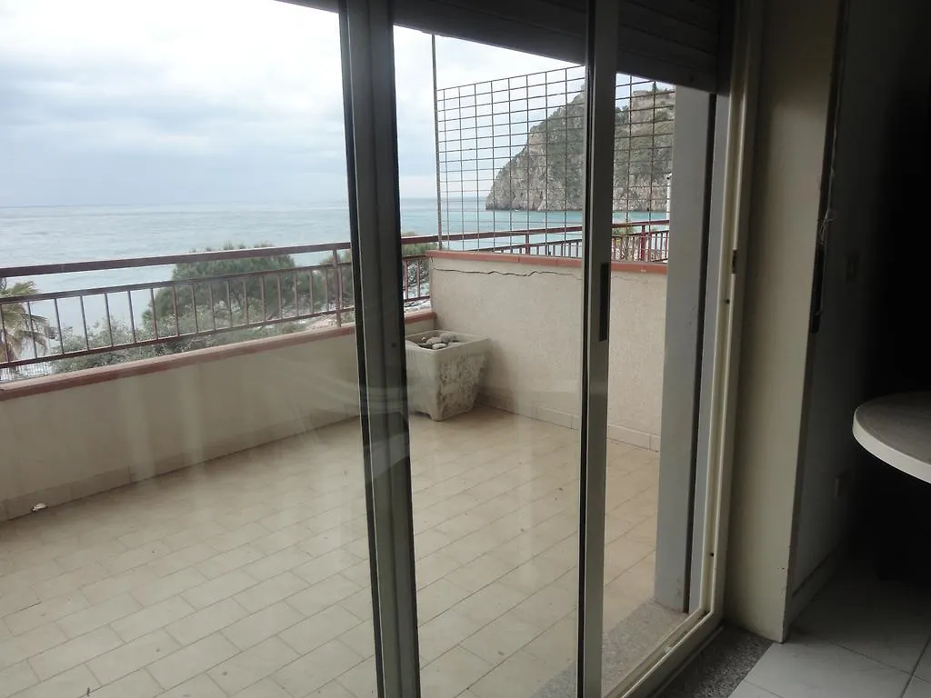 Apartmán Baltimora Palace SantʼAlessio Siculo
