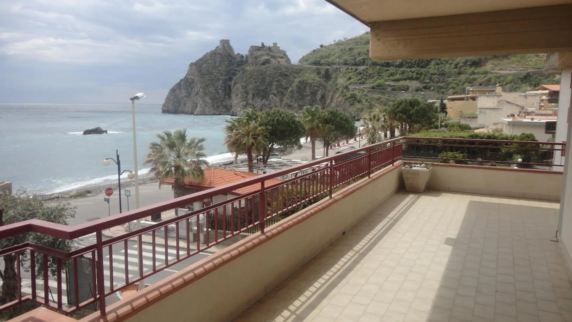 Baltimora Palace Apartment Sant'Alessio Siculo