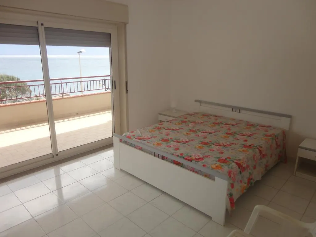 Baltimora Palace Apartment Sant'Alessio Siculo
