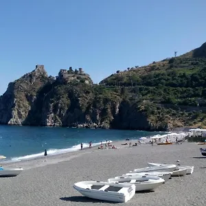 Nocleg ze śniadaniem Carmen, SantʼAlessio Siculo
